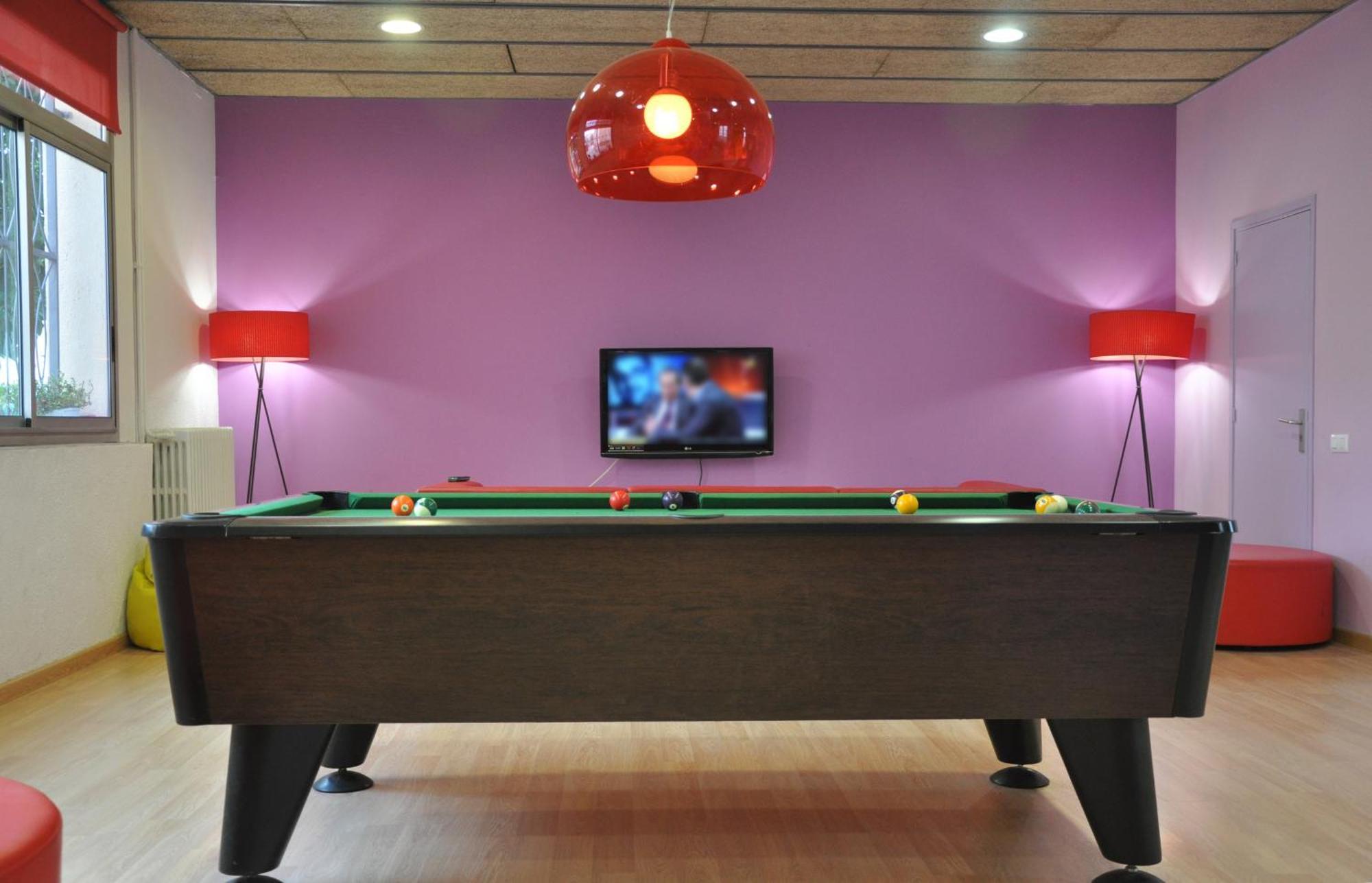 Hostel Residencia Universitaria Resa Sant Jordi *
